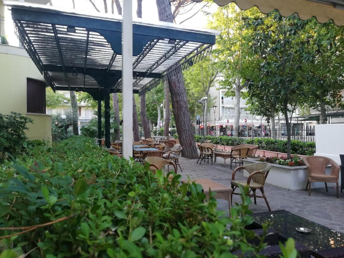 Hotel K2 Cervia 3 Stelle Sup Exterior foto