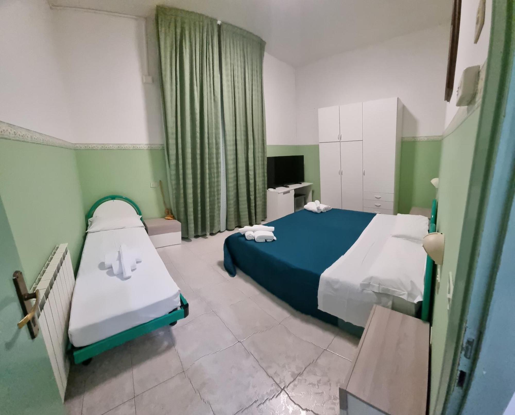 Hotel K2 Cervia 3 Stelle Sup Exterior foto