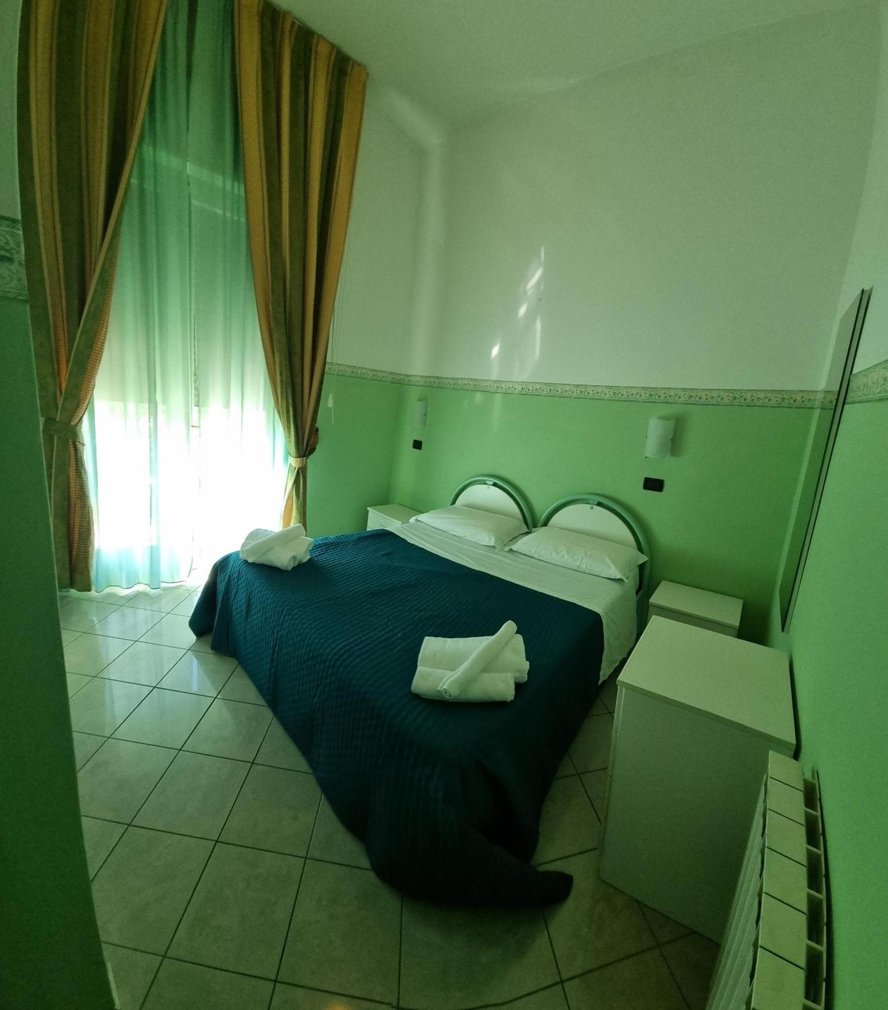 Hotel K2 Cervia 3 Stelle Sup Exterior foto