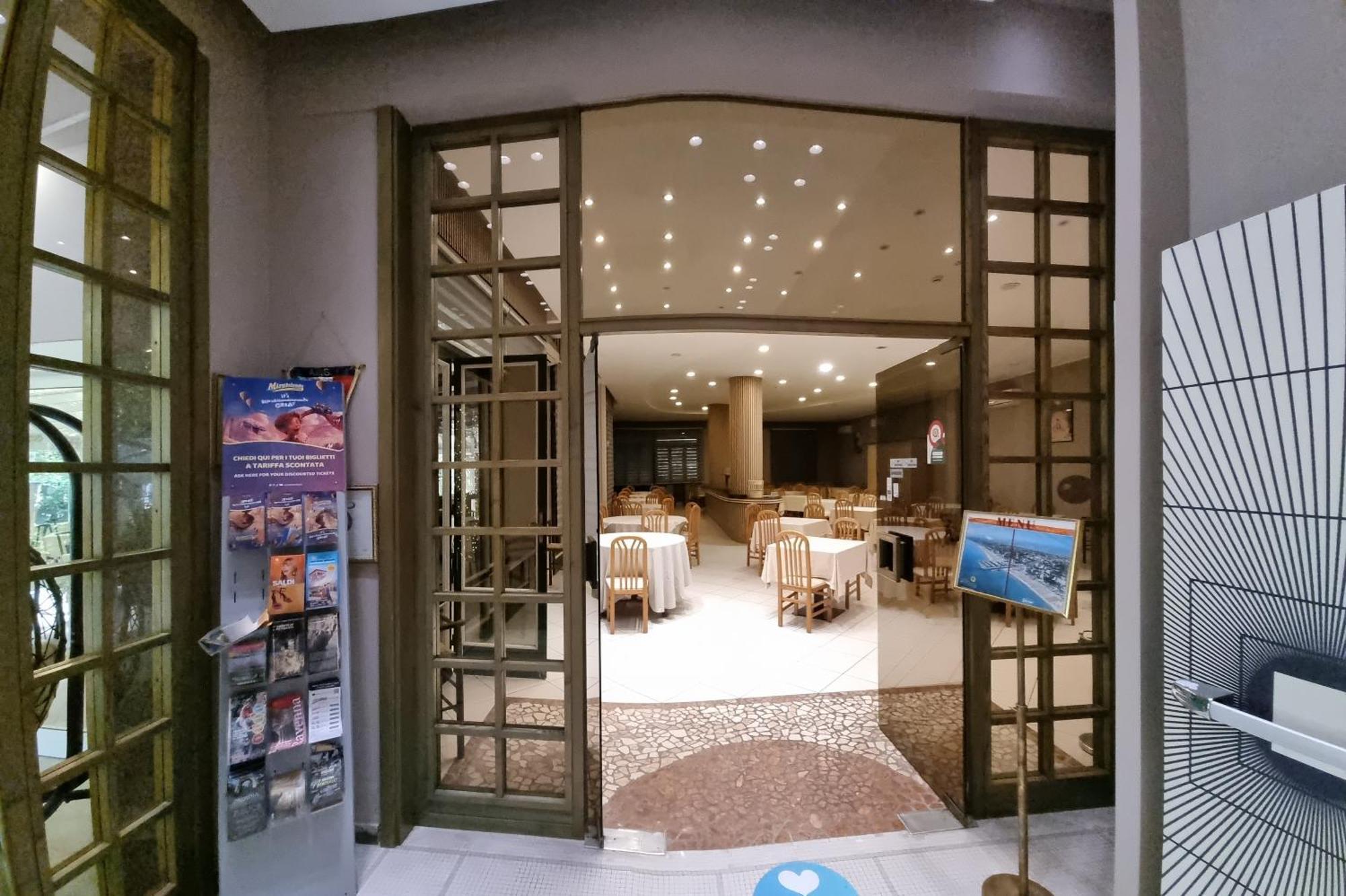 Hotel K2 Cervia 3 Stelle Sup Exterior foto