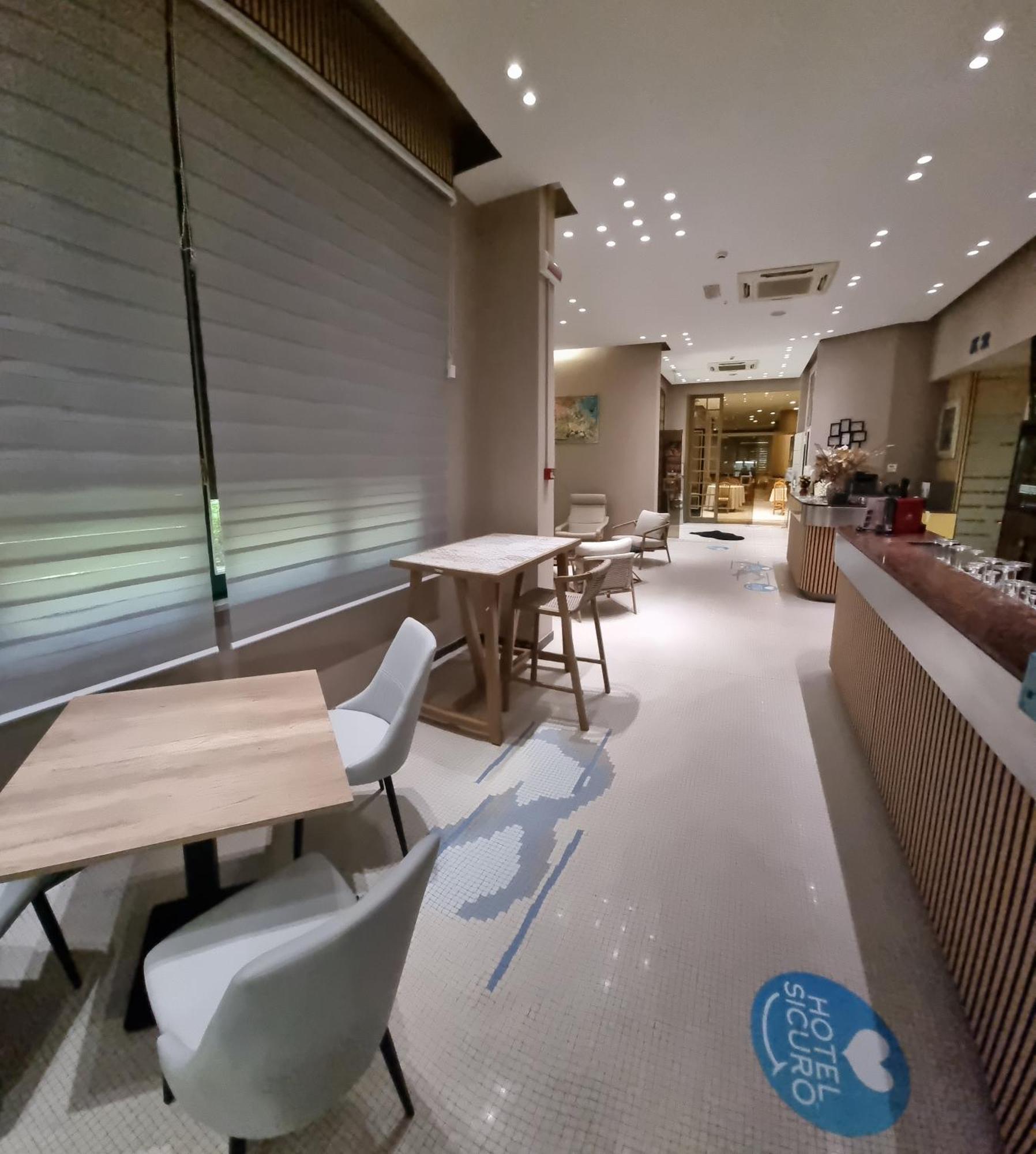 Hotel K2 Cervia 3 Stelle Sup Exterior foto