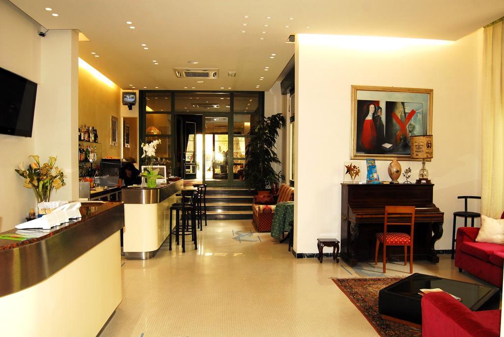 Hotel K2 Cervia 3 Stelle Sup Exterior foto